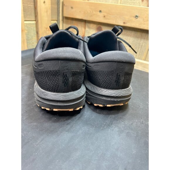 Athletic_Shoes